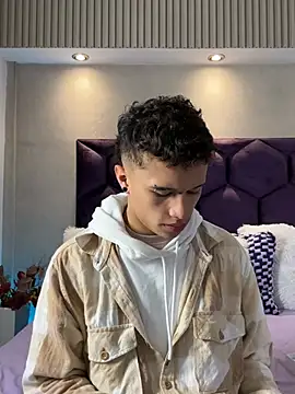 Dominik Souza online show from June 1, 2026, 7:37 pm