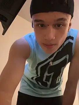 Dominik Souza online show from June 14, 2026, 4:03 am
