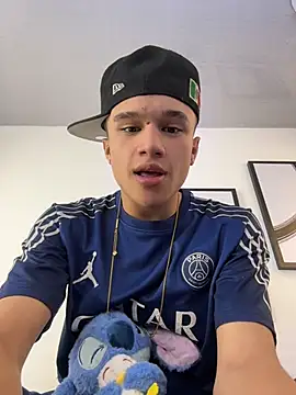 Dominik Souza online show from July 25, 2026, 4:43 am