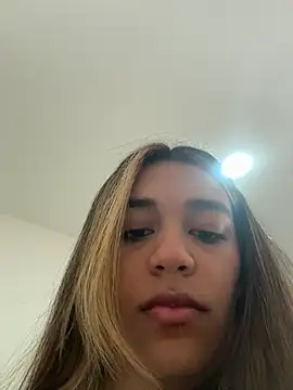Arianna-Dior online show from August 5, 2026, 4:32 pm