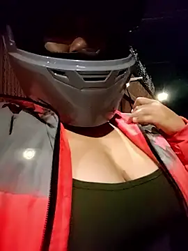 Robin H00t 2 online show from June 16, 2026, 12:46 am