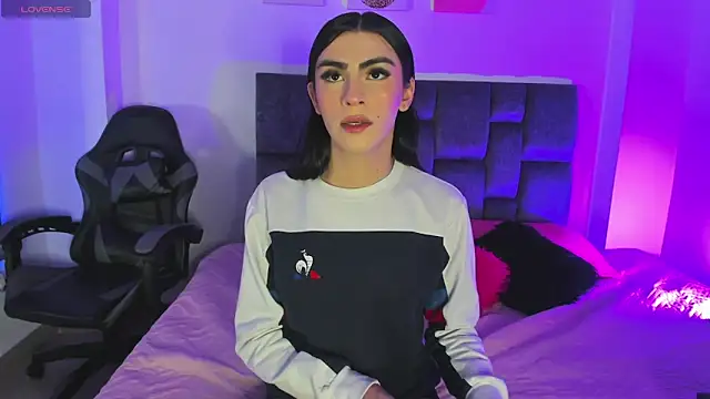 Isabella Moon9 online show from April 25, 2026, 12:30 pm