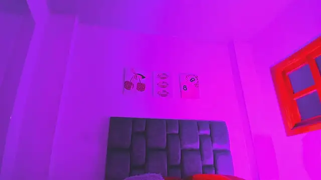 Snapshot of Isabella_Moon9 chatting on May 30, 2026, 11:40 am Isabella Moon9 online show from May 30, 2026, 11:40 am