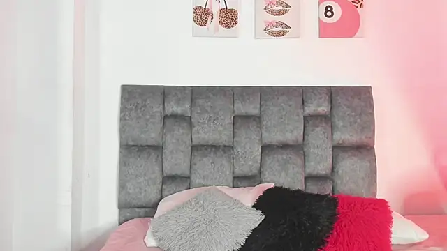 Snapshot of Isabella_Moon9 chatting on June 6, 2026, 11:26 am Isabella Moon9 online show from June 6, 2026, 11:26 am
