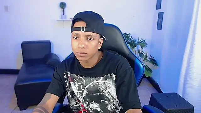 ostinn18 online show from March 5, 2026, 2:13 pm