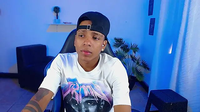 ostinn18 online show from March 9, 2026, 2:43 pm