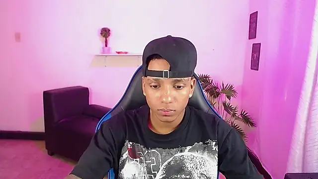 ostinn18 online show from March 10, 2026, 2:11 pm