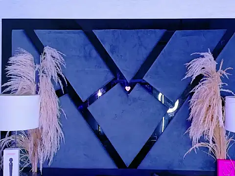 KylieWhitee online show from February 20, 2026, 12:05 pm