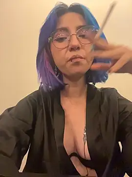 lilith rr online show from June 3, 2026, 3:31 am