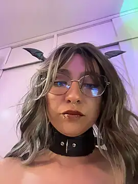 lilith rr online show from June 25, 2026, 4:23 am