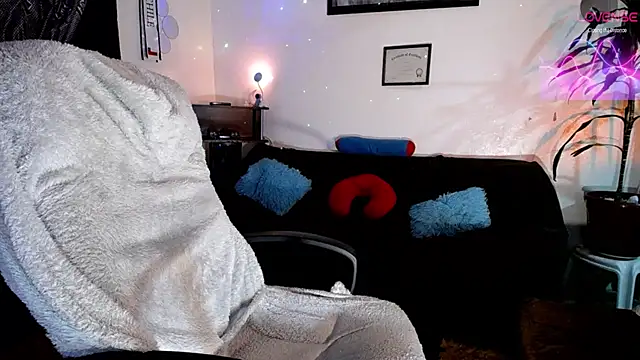 tiancam online show from April 26, 2026, 1:14 am