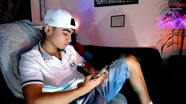 tiancam online show from April 27, 2026, 2:09 am