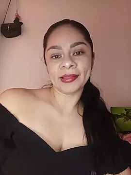 Snapshot of luna_pinky chatting on July 27, 2026, 6:37 pm luna pinky online show from July 27, 2026, 6:37 pm