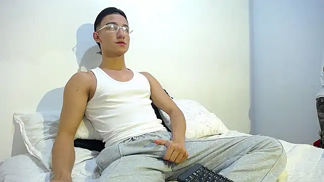 Snapshot of BabyAndy_ chatting on June 7, 2026, 10:35 pm BabyAndy online show from June 7, 2026, 10:35 pm