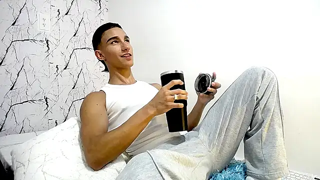 BabyAndy  online show from July 1, 2026, 10:53 pm
