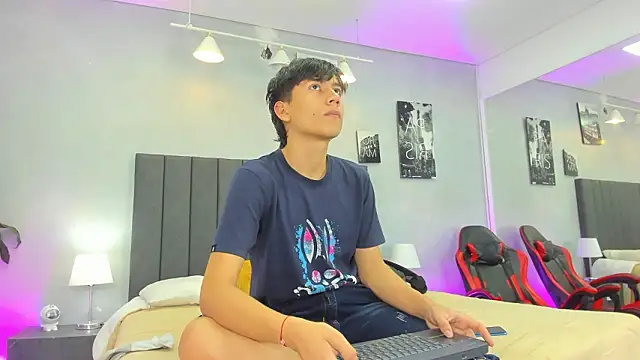 Raphael Nyon online show from March 17, 2026, 3:22 am