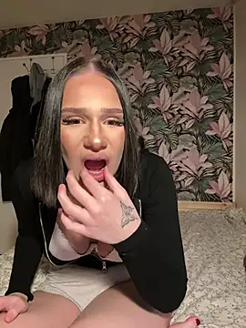 leannabbyy online show from February 7, 2026, 10:35 pm