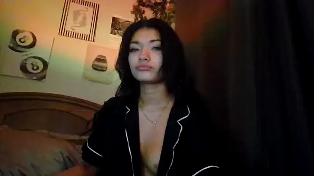 ellianajean online show from March 6, 2026, 6:21 am