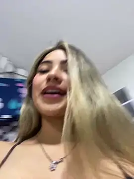 Snapshot of sweetlove- chatting on March 21, 2026, 12:48 am sweetlove- online show from March 21, 2026, 12:48 am