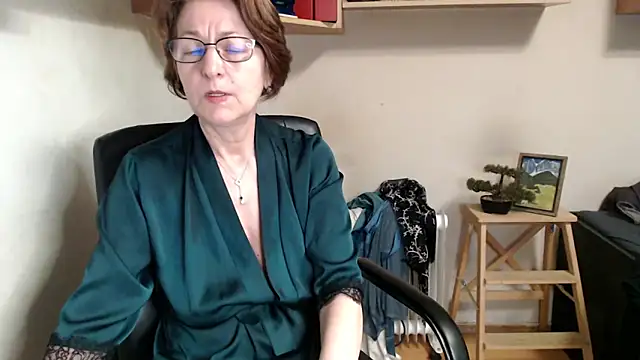 Snapshot of katemodel chatting on June 1, 2026, 9:44 am katemodel online show from June 1, 2026, 9:44 am