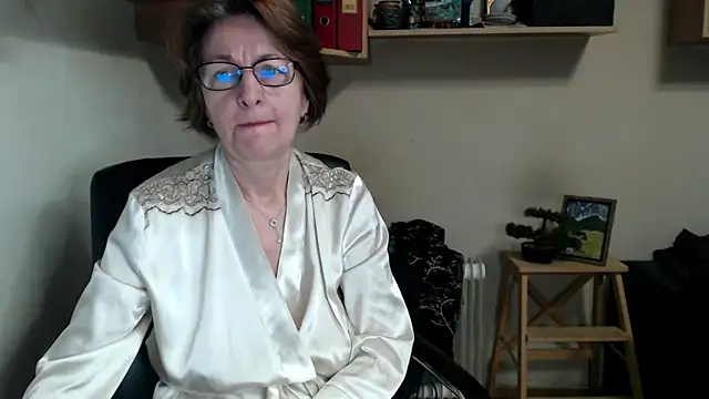 Snapshot of katemodel chatting on June 3, 2026, 6:49 am katemodel online show from June 3, 2026, 6:49 am