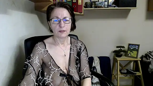 katemodel online show from June 23, 2026, 6:33 am
