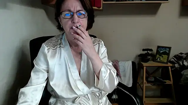 katemodel online show from June 24, 2026, 6:12 am