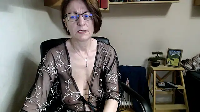 katemodel online show from June 25, 2026, 5:34 am
