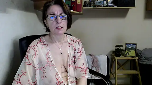 katemodel online show from June 26, 2026, 5:23 am
