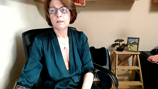 katemodel online show from July 13, 2026, 5:54 am