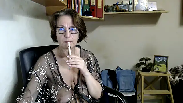 katemodel online show from July 17, 2026, 7:59 am