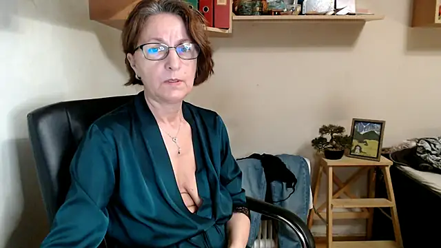 katemodel online show from July 22, 2026, 6:49 am