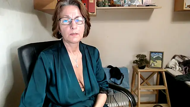 katemodel online show from August 3, 2026, 6:23 am