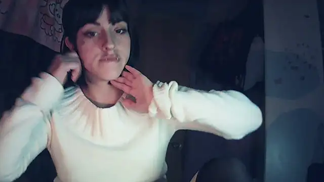 mimi miauu online show from April 22, 2026, 3:20 am