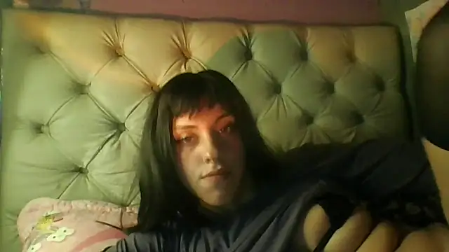 mimi miauu online show from May 6, 2026, 3:24 am