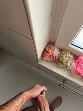 Snapshot of BIGDICK111000 chatting on February 25, 2026, 1:54 pm BIGDICK111000 online show from February 25, 2026, 1:54 pm