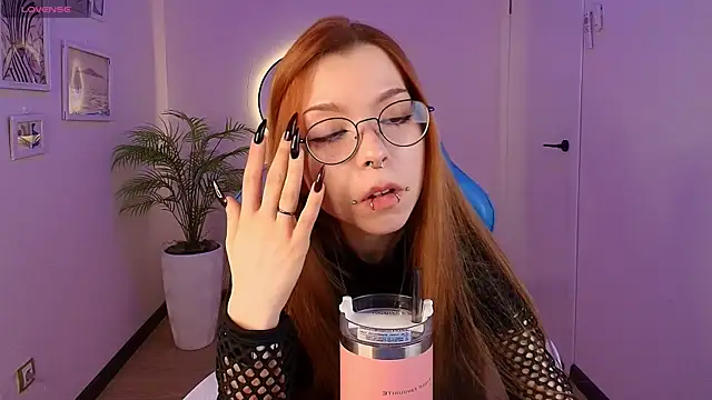 PinkAn8el online show from March 5, 2026, 3:02 am