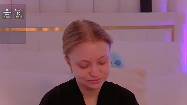 MollyHilton online show from February 17, 2026, 6:03 pm