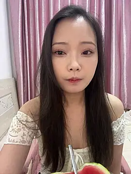 BIGBABYYEYE online show from July 24, 2026, 1:31 pm