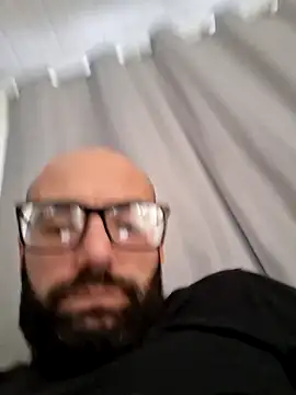 Snapshot of Robsonitj90 chatting on June 6, 2026, 6:12 pm Robsonitj90 online show from June 6, 2026, 6:12 pm