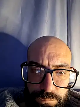 Snapshot of Robsonitj90 chatting on June 7, 2026, 6:17 am Robsonitj90 online show from June 7, 2026, 6:17 am