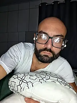 Snapshot of Robsonitj90 chatting on June 12, 2026, 12:59 pm Robsonitj90 online show from June 12, 2026, 12:59 pm