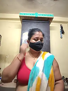 Snapshot of Curvy_Trisha chatting on June 4, 2026, 3:29 pm Curvy Trisha online show from June 4, 2026, 3:29 pm
