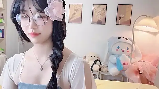 Luminous4173 online show from April 20, 2026, 6:05 am