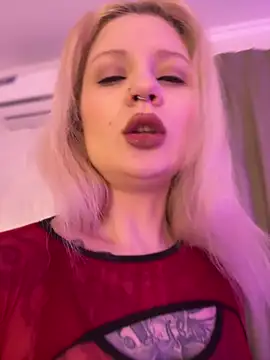 BlondeDoll  online show from March 5, 2026, 5:14 am