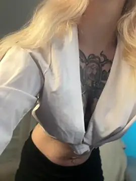 BlondeDoll  online show from March 16, 2026, 5:24 am