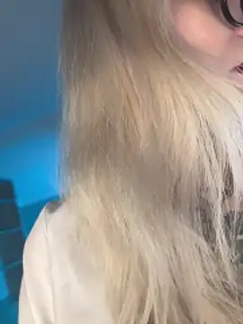 BlondeDoll  online show from March 16, 2026, 5:44 am