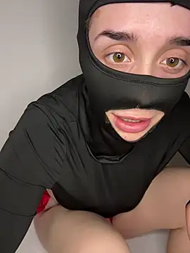 Mishelxxx2 online show from February 5, 2026, 8:35 pm