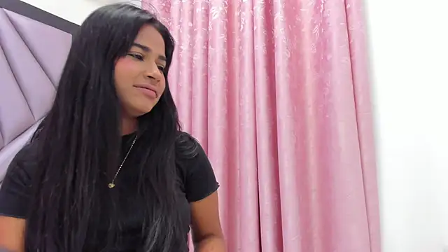 Snapshot of Shirleytaylor- chatting on June 15, 2026, 11:34 am Shirleytaylor- online show from June 15, 2026, 11:34 am