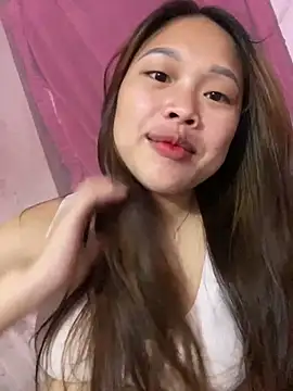 Emxinhka1 online show from April 18, 2026, 12:53 pm